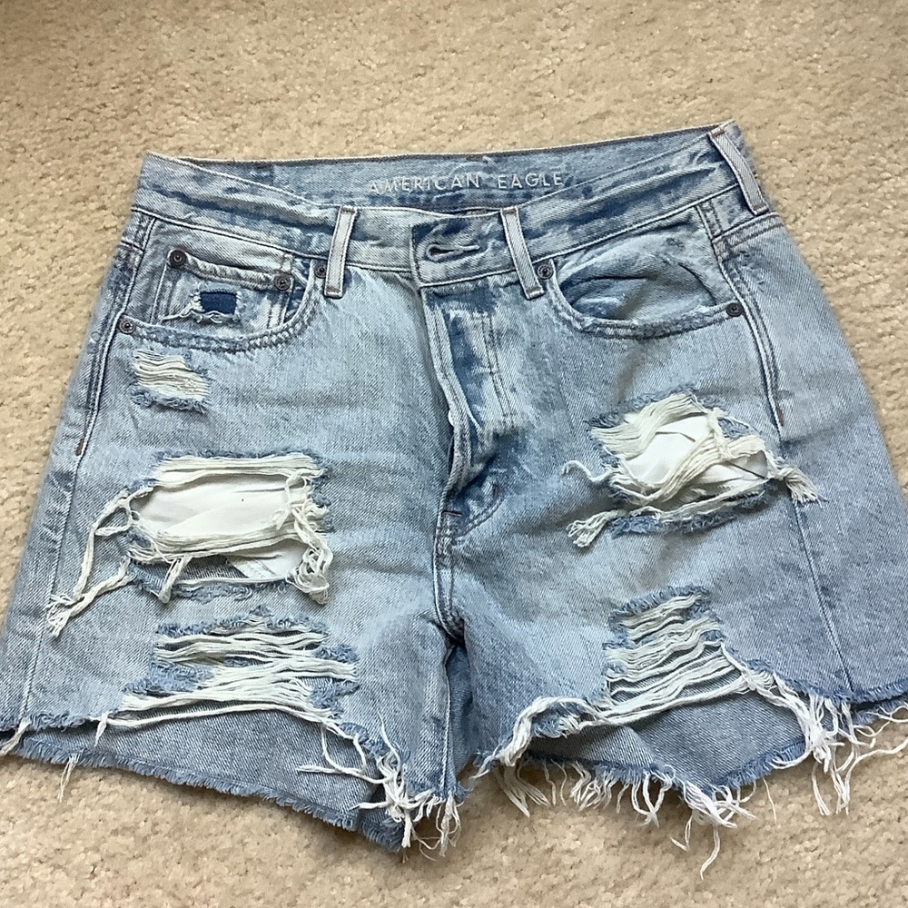American Eagle Outfitters Distressed Light Blue Denim Cut off Shorts size 4